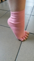 Bezprsté ponožky na jogu